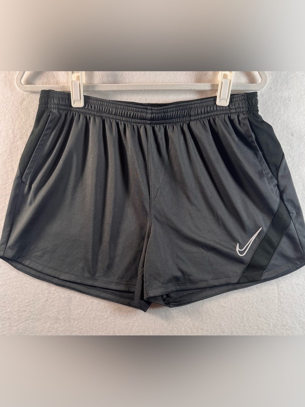Nike Dri-FIT Women’s Large Gray Running Shorts 2.5” Inseam Athletic Swoosh